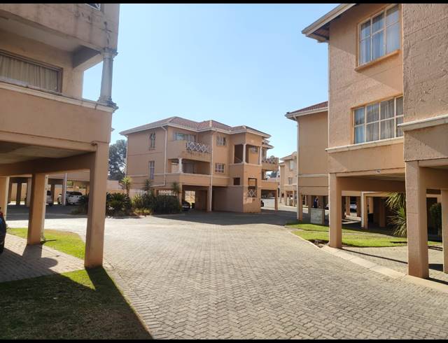 2 BEDROOM APARTMENT BLOCK TO LET IN THREE RIVERS PROPER